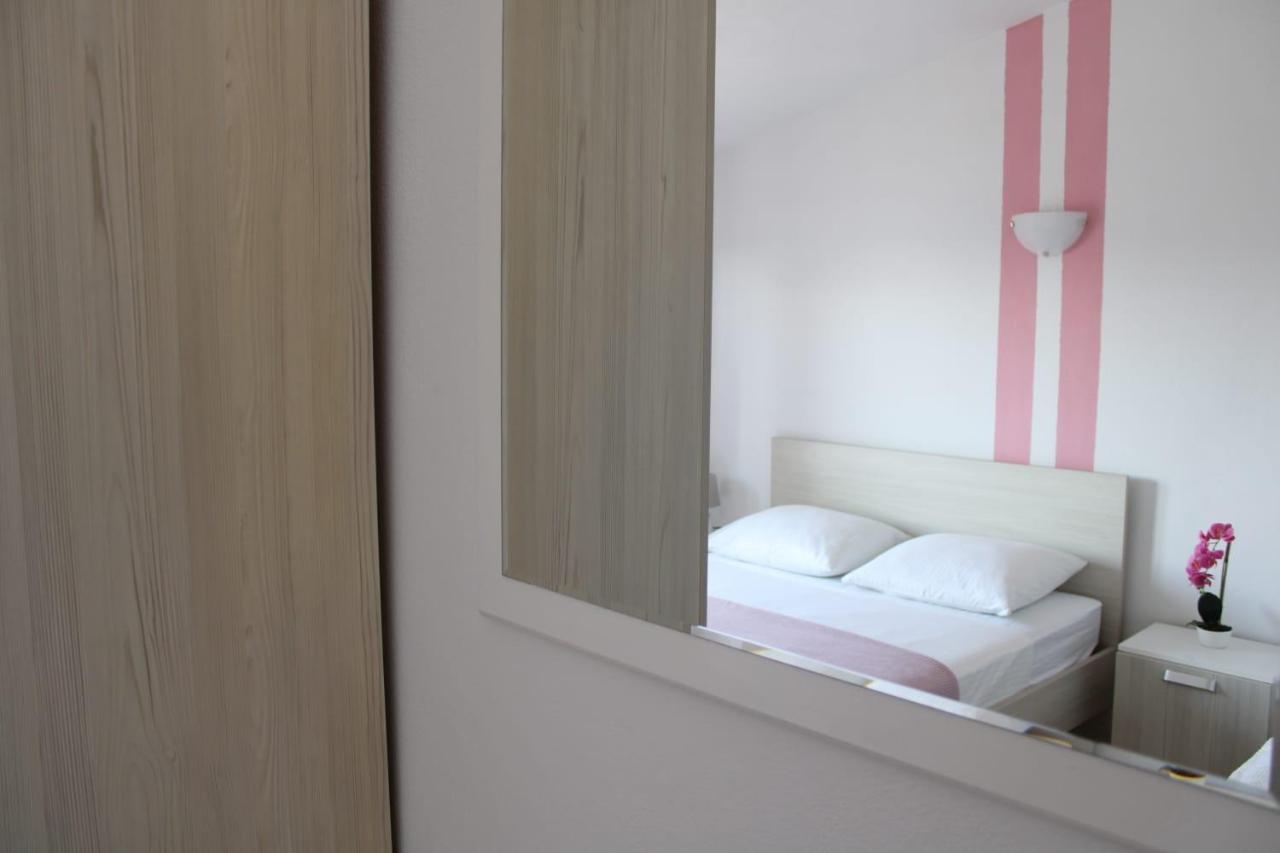 Apartments Renata Donji Seget Dış mekan fotoğraf