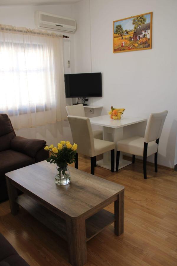 Apartments Renata Donji Seget Dış mekan fotoğraf